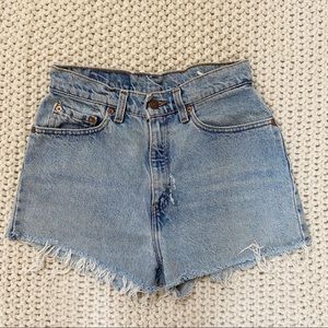 Vintage Levi’s high waisted shorts